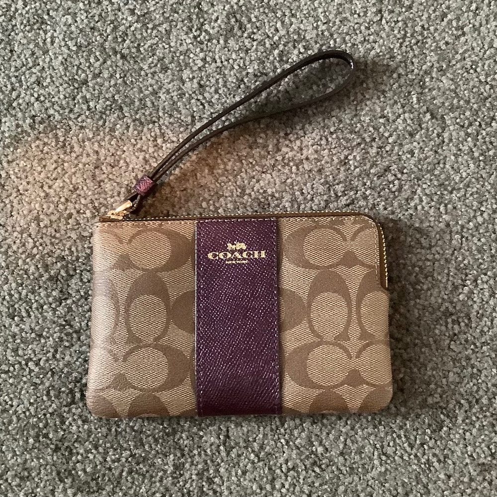 Coach Wristlet in Signature Canvas